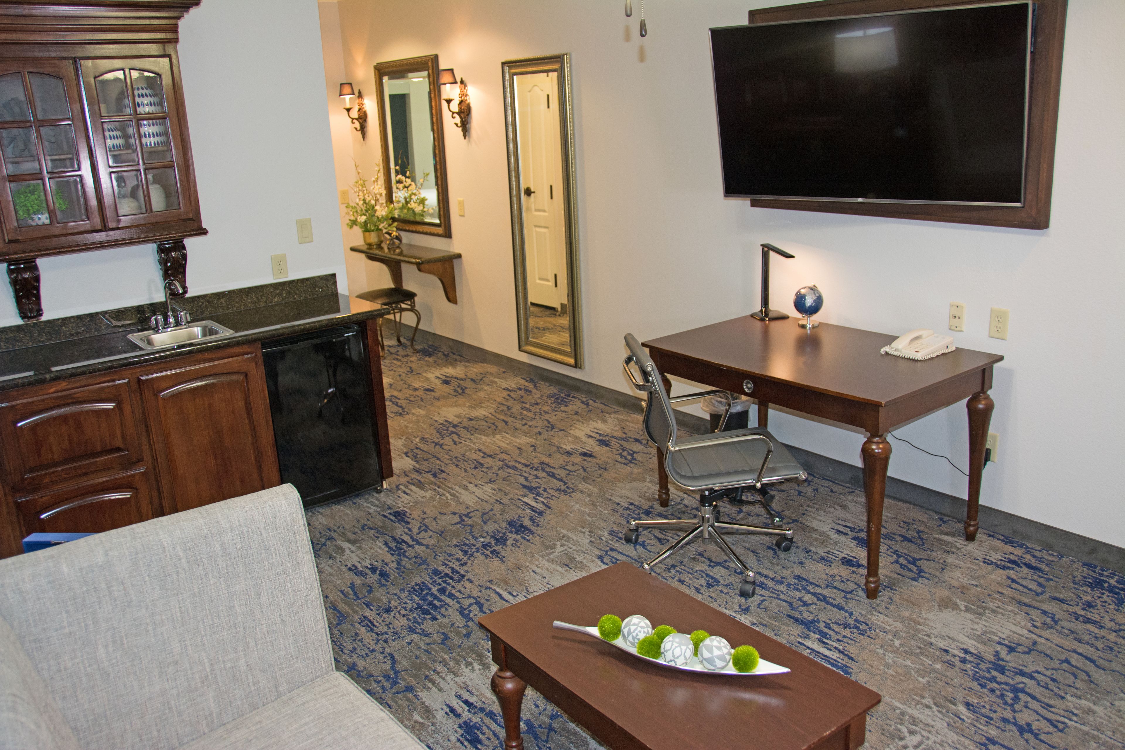 flat-screen tv, streaming services