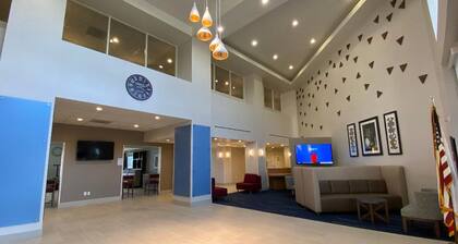 Holiday Inn Express & Suites Beaumont - Oak Valley by IHG