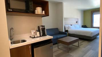 Suite, 1 King Bed with Sofa bed | In-room safe, iron/ironing board, free cots/infant beds, free WiFi