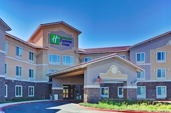 Holiday Inn Express & Suites Beaumont - Oak Valley by IHG