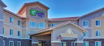Holiday Inn Express & Suites Beaumont - Oak Valley by IHG