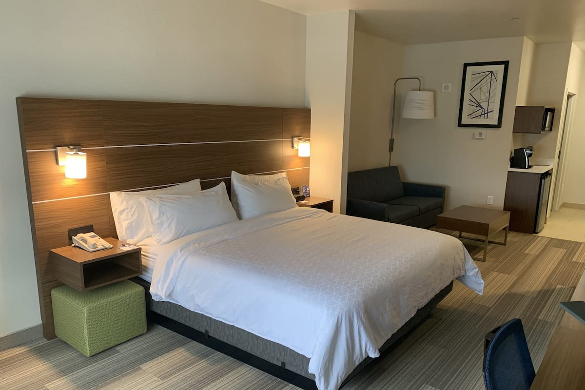 In-room safe, iron/ironing board, free cribs/infant beds, free WiFi