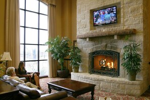 Reception - Hampton Inn & Suites Fredericksburg (Fredericksburg)