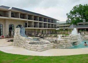 Exterior - Hampton Inn & Suites Fredericksburg (Fredericksburg)