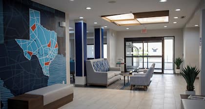 Holiday Inn Express & Suites Center by IHG