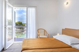 Camera doppia, vista mare, edificio separato | Una scrivania, Wi-Fi (a pagamento)