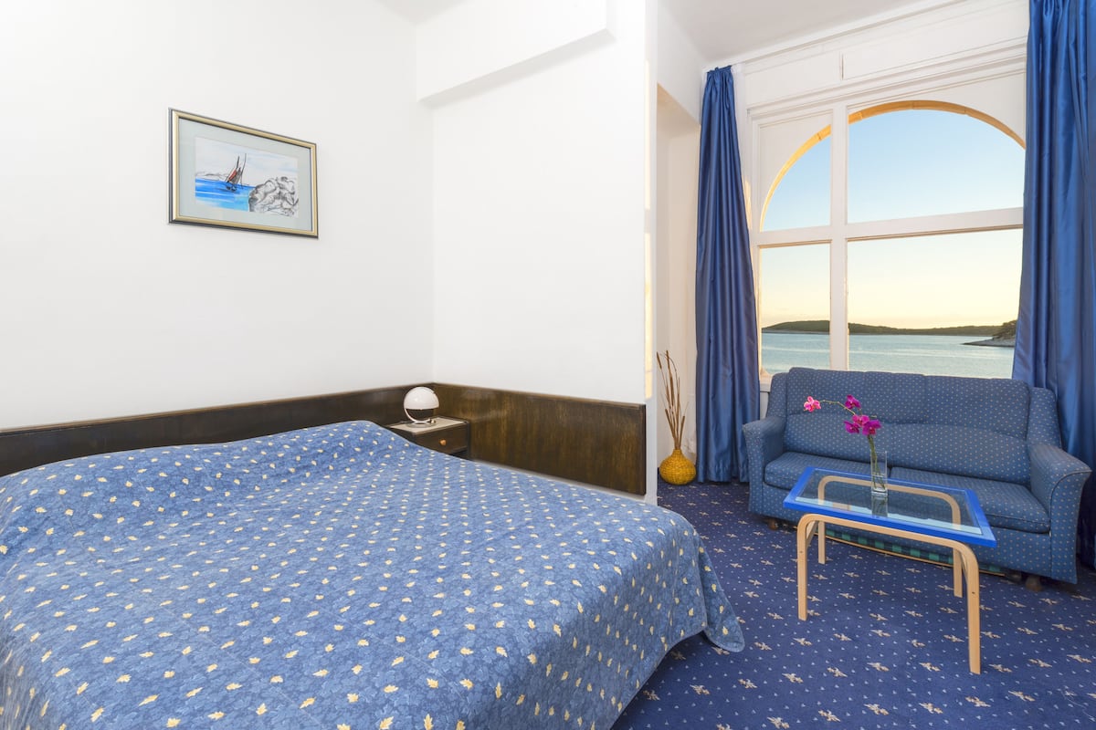 Junior-suite - havudsigt | Skrivebord, Wi-Fi (tillægsgebyr)