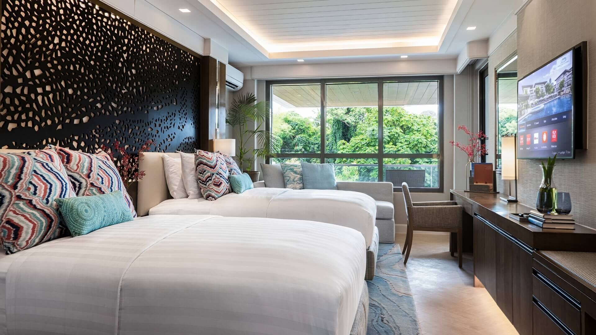 signature 2 bedroom suite | 1 bedroom, minibar, in-room safe, desk