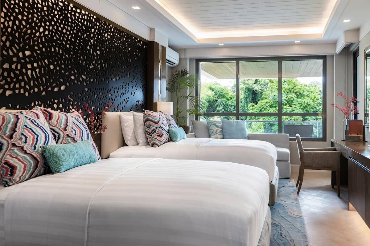 signature 2 bedroom suite | 1 bedroom, minibar, in-room safe, desk