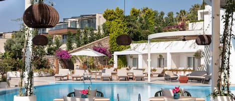 Indoor pool, seasonal outdoor pool, pool umbrellas, sun loungers