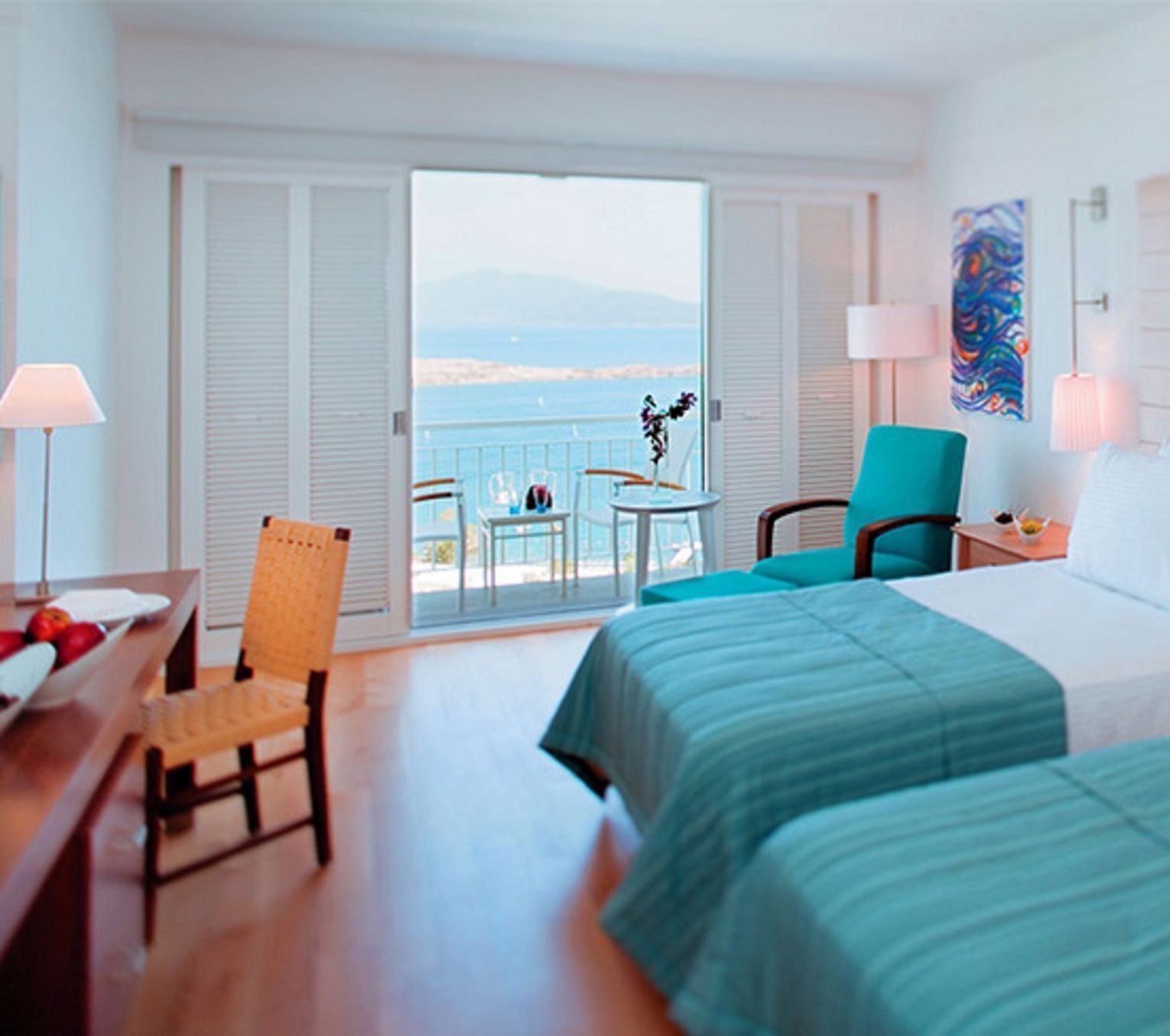 Premium bedding, minibar, in-room safe, desk