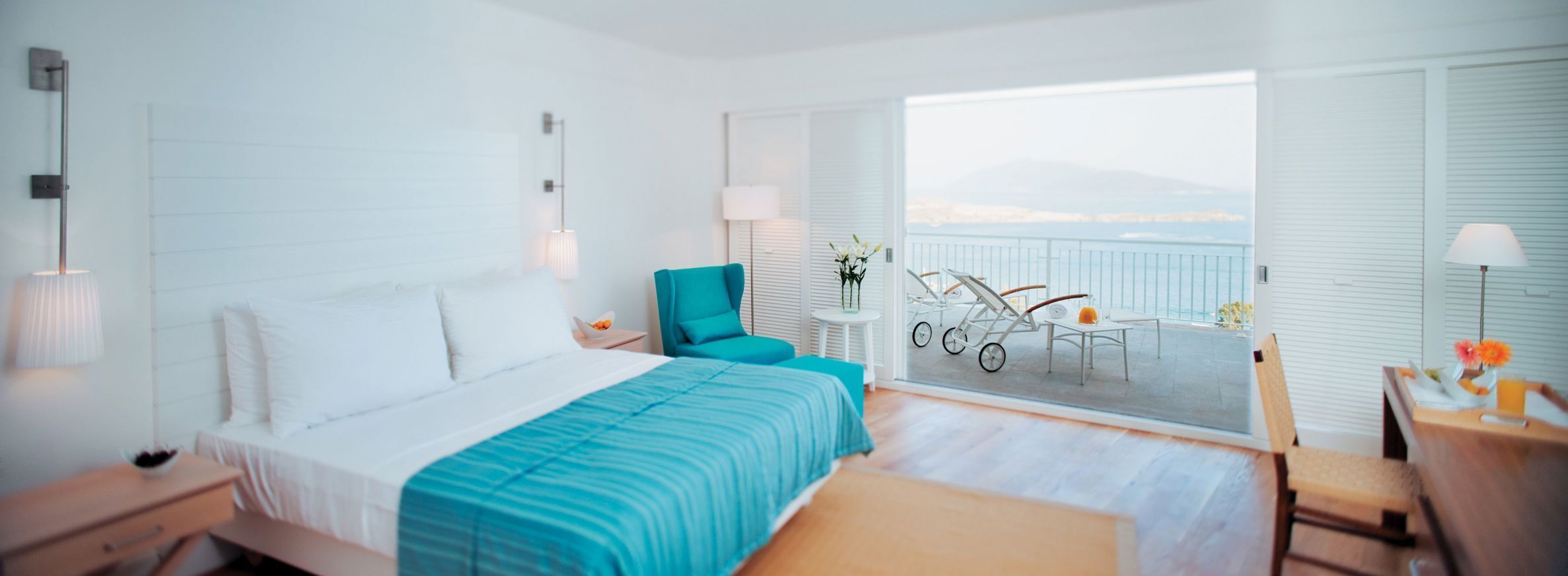 Premium bedding, minibar, in-room safe, desk