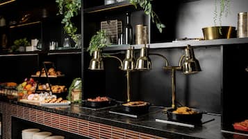 Daily buffet breakfast (AUD 32 per person)