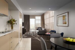 One Bedroom Apartment | Private kitchen - Rydges Campbelltown (Campbelltown)