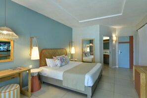 Minibar, in-room safe, desk, blackout curtains - Veranda Palmar Beach Hotel - All Inclusive (Belle Mare)