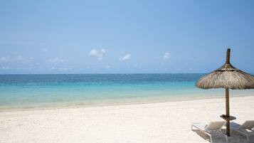 Habitación Confort, frente al mar | Vista a la playa o el mar