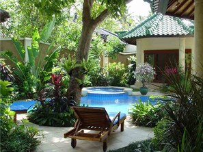 Outdoor pool - Bali Emerald Villas (Denpasar)