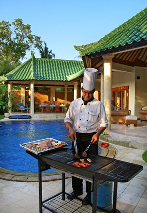 Breakfast, lunch and dinner served - Bali Emerald Villas (Denpasar)