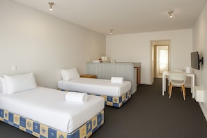 Free WiFi, bed sheets - Karaka Tree Motel (Taupo)
