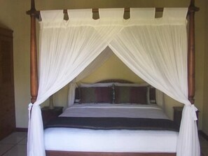 1 bedroom, in-room safe, desk, iron/ironing board - Bali Jade Villas (Denpasar)