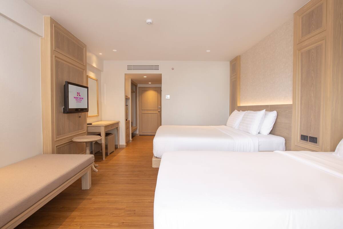 Family Room (Triple) | Minibar, in-room safe, desk, iron/ironing board (on request)