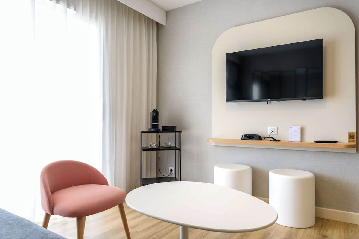 Suite, Multiple Beds, Terrace, Sea View | Room amenity