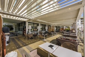 Bar (on property) - Best Western Plus Ajaccio Amiraute (Ajaccio)