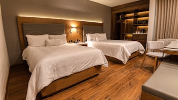 1 bedroom, in-room safe, desk, blackout drapes