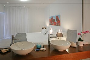 Suite | Waschbecken im Bad