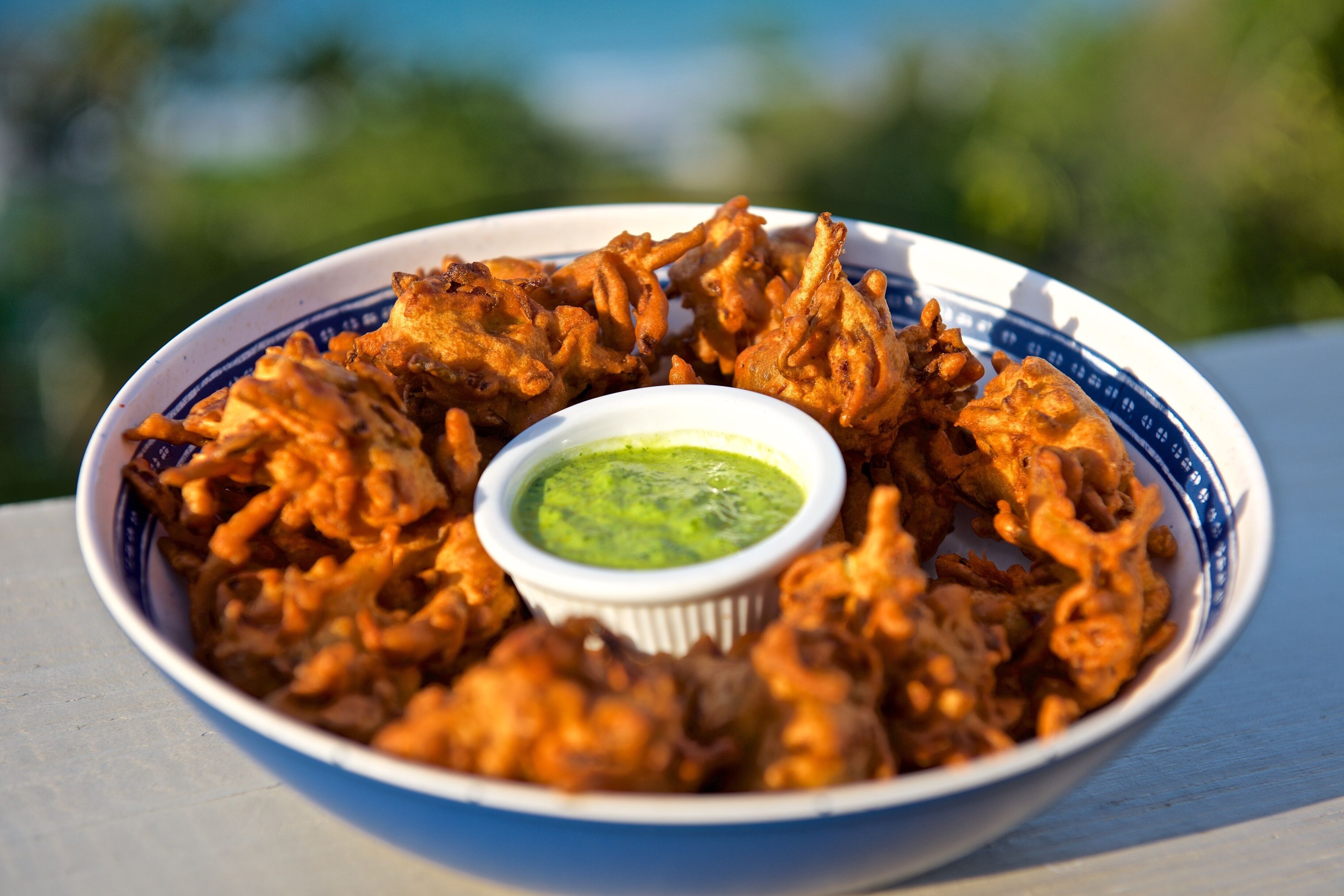 Foto - A Stone's Throw Away