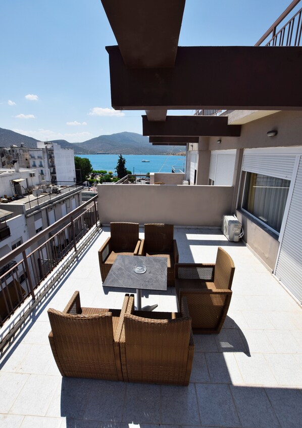 Family Suite, 2 Bedrooms | Terrace/patio