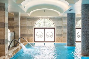 Ruang perawatan pasangan, sauna, hot tub, dan perawatan tubuh