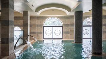 Sauna, vasca idromassaggio, trattamenti per il corpo, body wrap