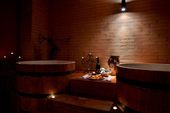 Bastu, bubbelpool, kroppsbehandlingar och kroppsinpackningar