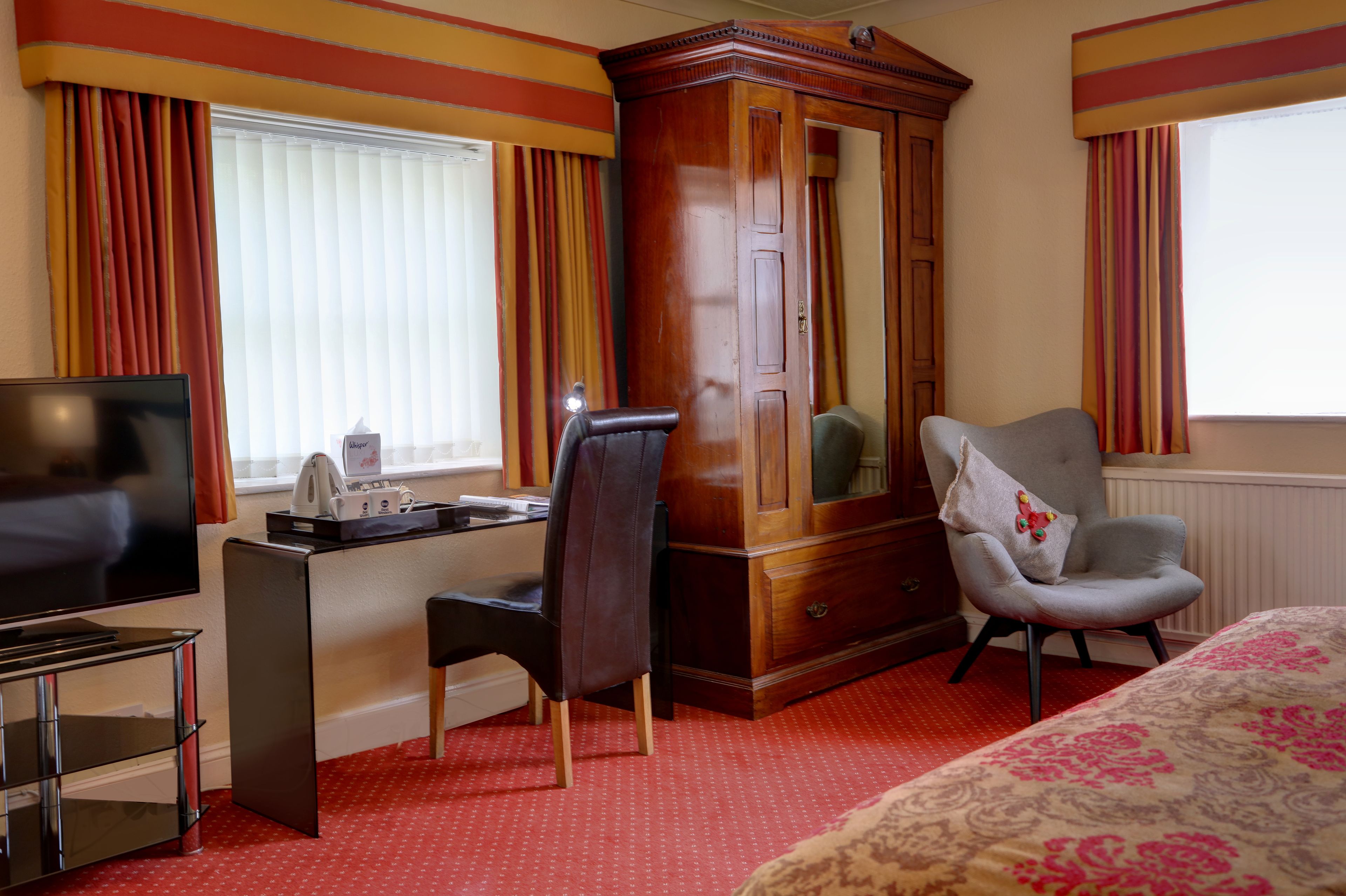 standard room, 2 single beds, non smoking | desk, iron/ironing board, free wifi, bed sheets
