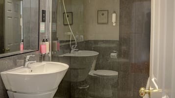 Standard Room, 1 Double Bed, Non Smoking | Bathroom