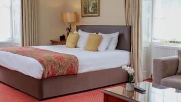 Phòng Superior, 1 giường đôi, không hút thuốc | Bàn, bàn ủi/dụng cụ ủi quần áo, truy cập Internet không dây miễn phí