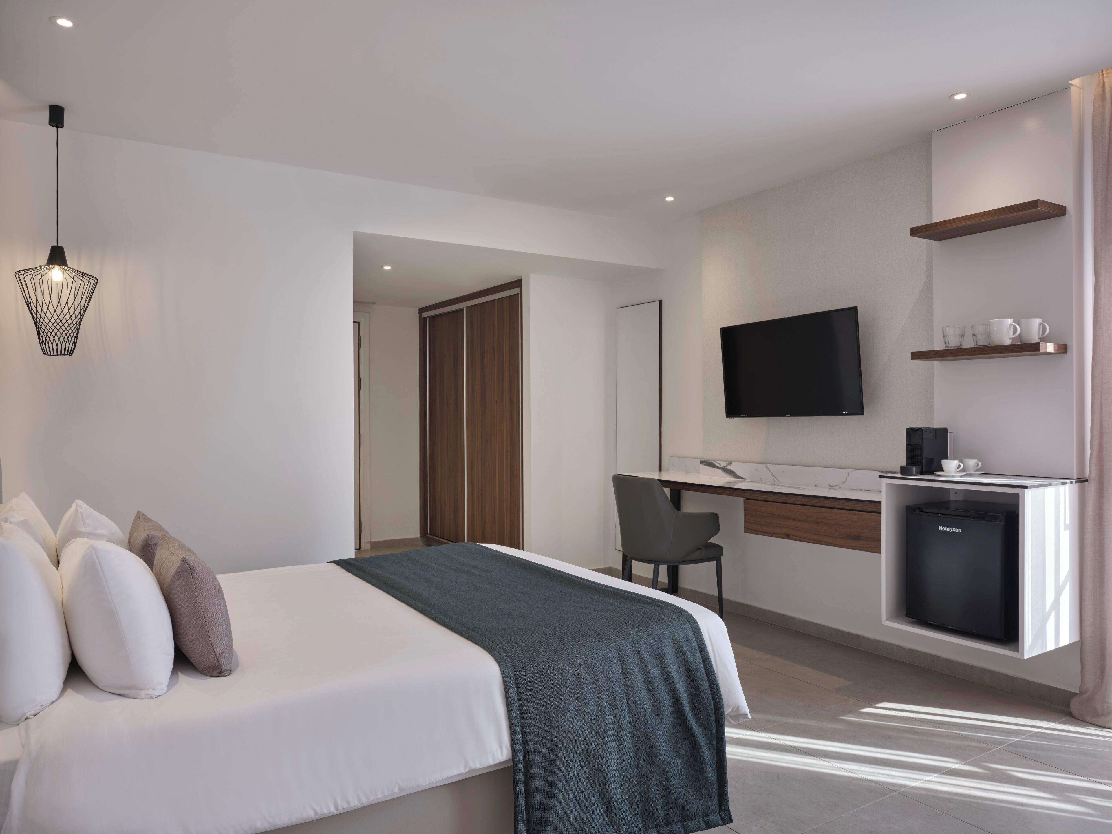 Select Comfort beds, in-room safe, blackout curtains