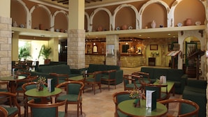 Lobby-Lounge