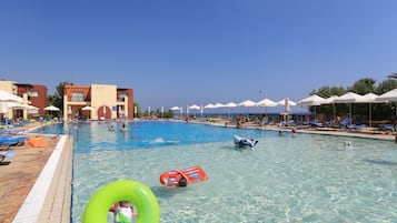 Indoor pool, 2 outdoor pools, pool umbrellas, sun loungers