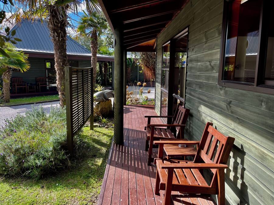 Deluxe Cabin, 2 Single Beds, Garden View | Terrace/patio