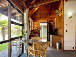 Refrigerador, microondas, tetera/pava eléctrica, tostadora