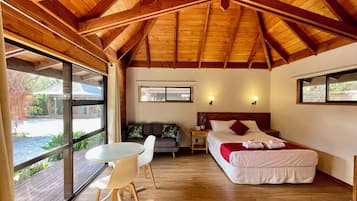 Queen Tropical Garden Villa | 1 bedroom, premium bedding, iron/ironing board, free WiFi
