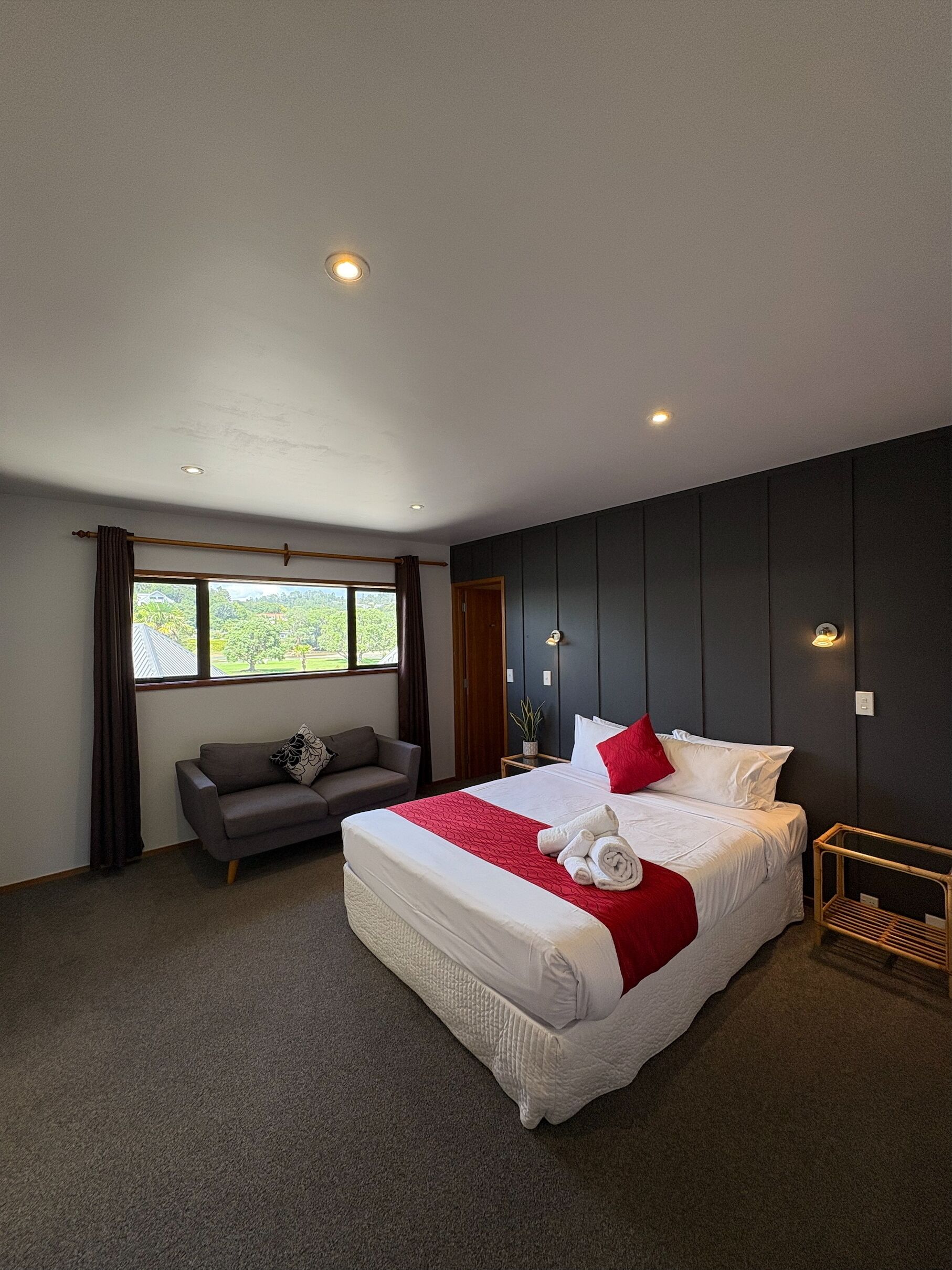 Apartamento familiar, 2 habitaciones, vistas al jardín | Ropa de cama de alta calidad, tabla de planchar con plancha, wifi gratis