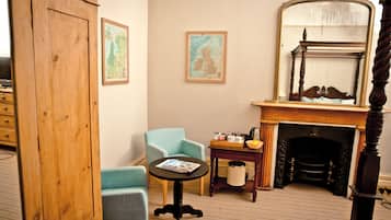 Hypo-allergenic bedding, iron/ironing board, free WiFi, bed sheets