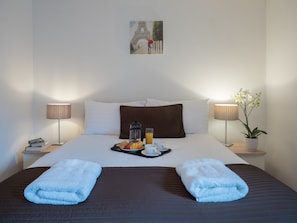 Iron/ironing board, free WiFi, bed sheets - Base Serviced Apartments - Duke Street (Liverpool)