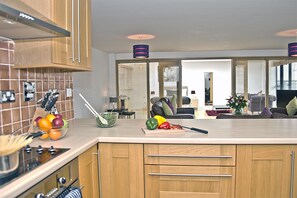 Apartment, 3 Bedrooms (with Sofa Bed) | Private kitchen
