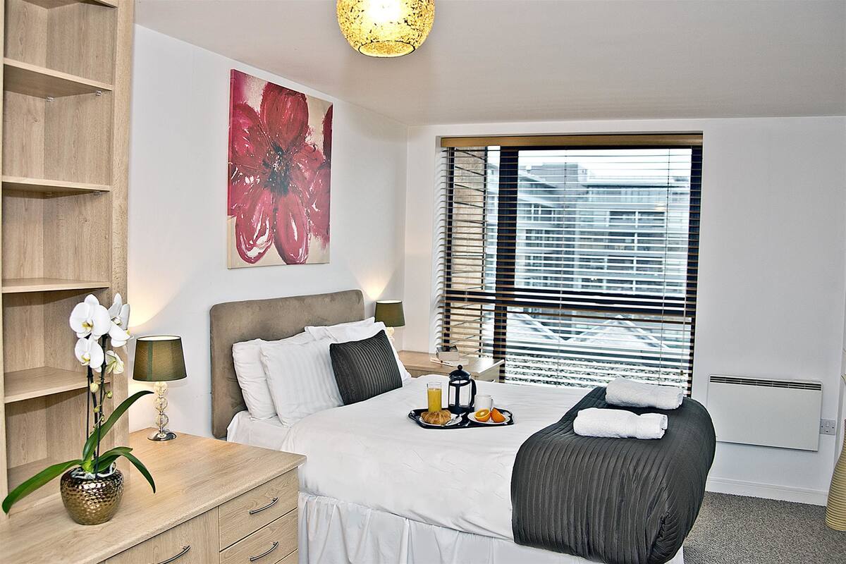 Apartment, 3 Bedrooms (with Sofa Bed) | Iron/ironing board, WiFi (free), bed sheets