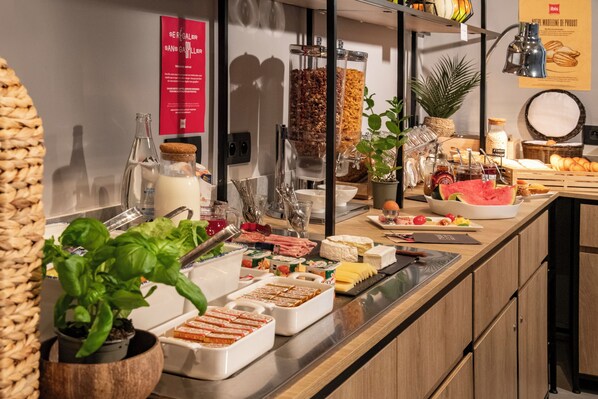 Daily buffet breakfast (EUR 13.90 per person)