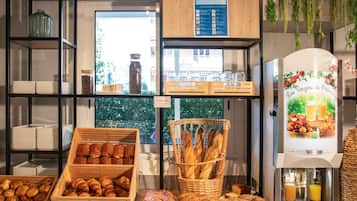 Petit déjeuner buffet servi tous les jours en supplément
